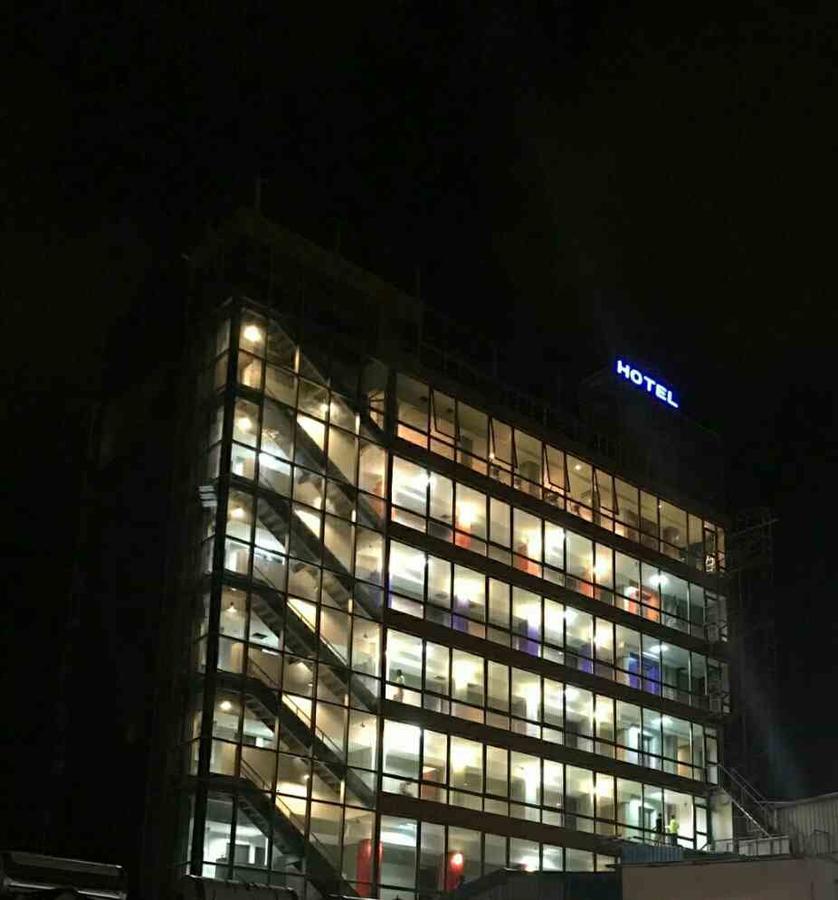 Golden Tree Hotel ベリーズシティ エクステリア 写真